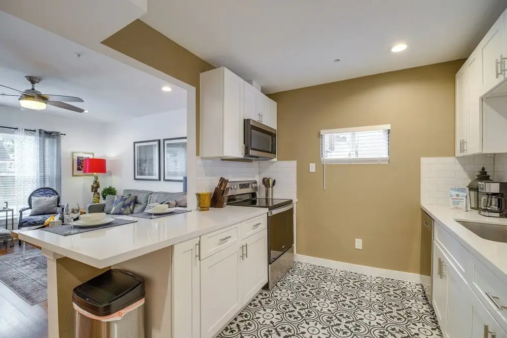 1 Mi to Dtwn, 8 Mi to Nrg! Fourth Ward Apt w/ W&D