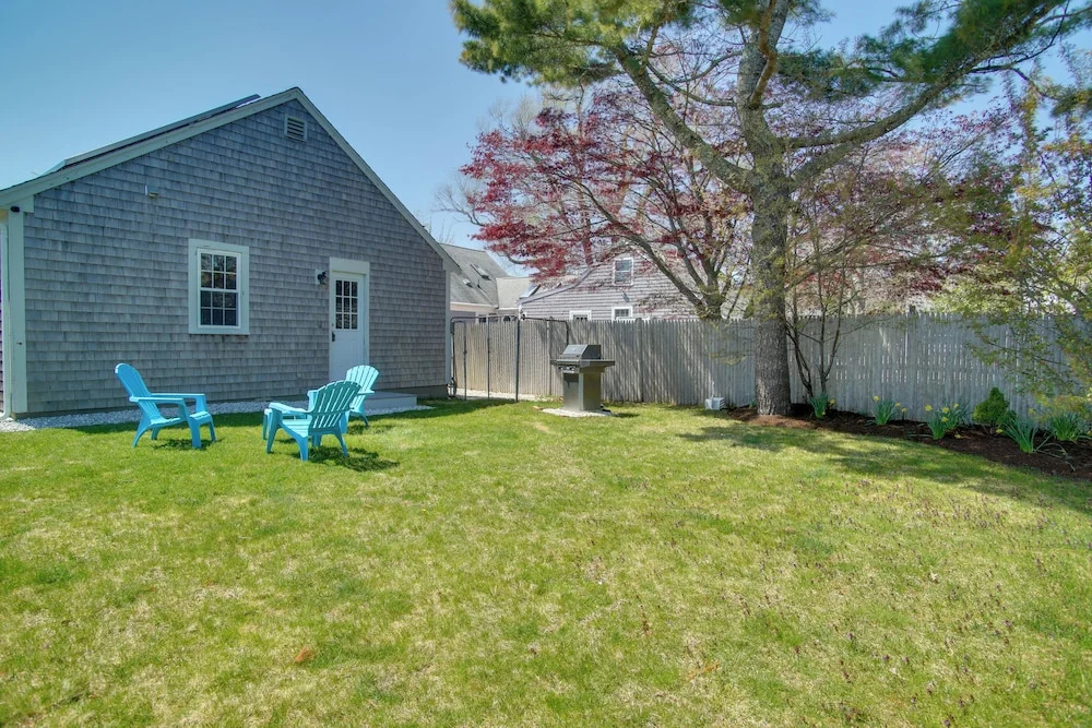 South Yarmouth Gem 1 Mi to Windmill Beach!