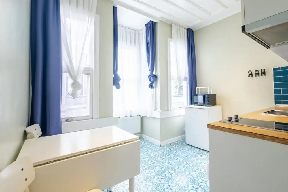 Charming Flat Near Taksim Square in Inonu Sisli