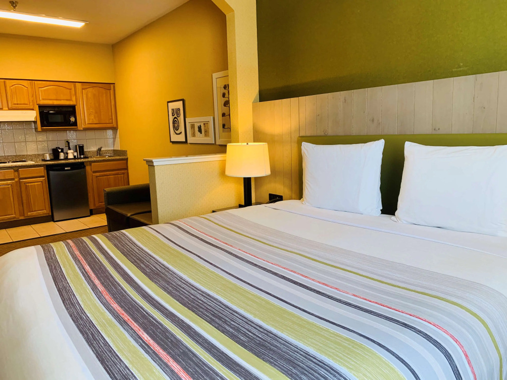 Country Inn & Suites by Radisson, San Jose International Airport, CA