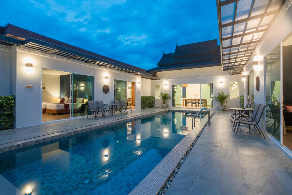 Phuket La Siesta, Naiharn Beach