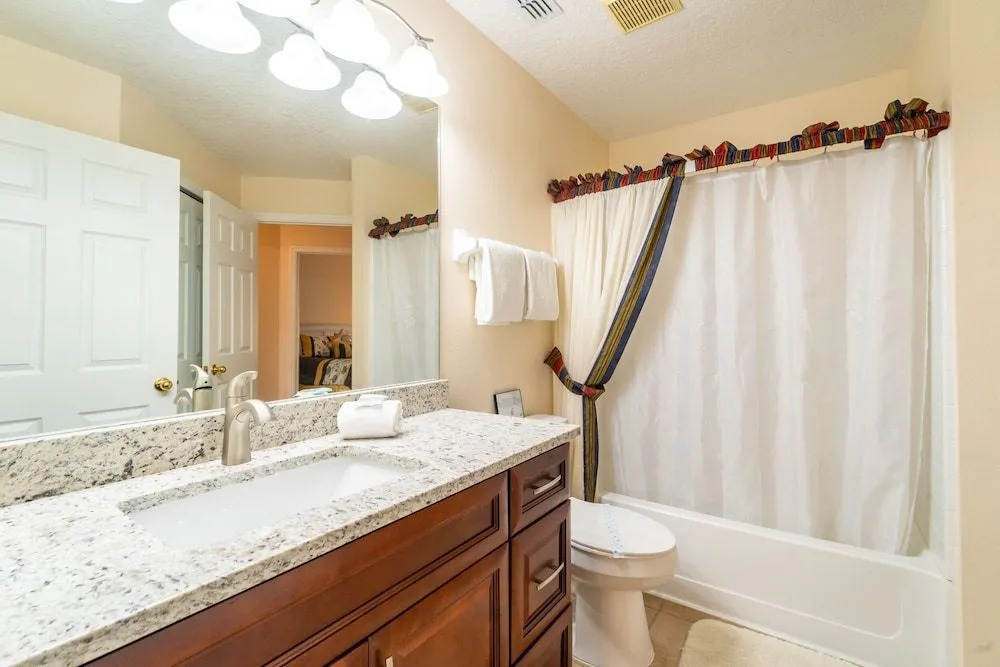 Family-friendly Pool Home Spa Games Room 87217