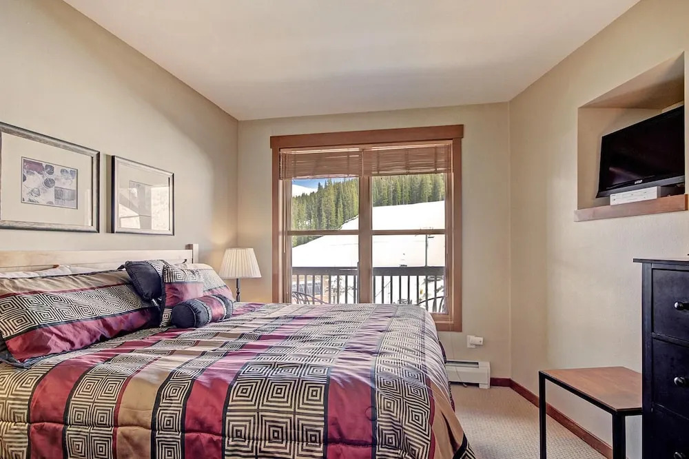 Perfect Location, With Amazing Views - CO422 by RedAwning