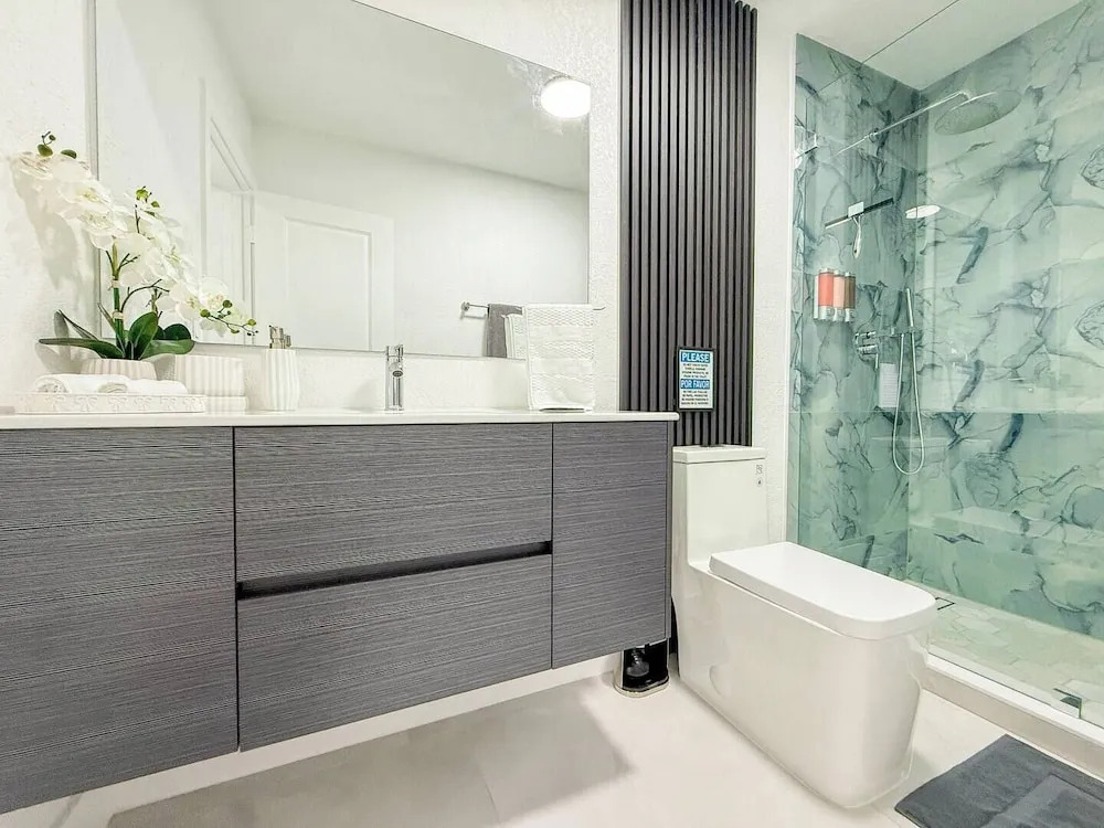 Luxury Suite Studio With Kitchen Spa Shower