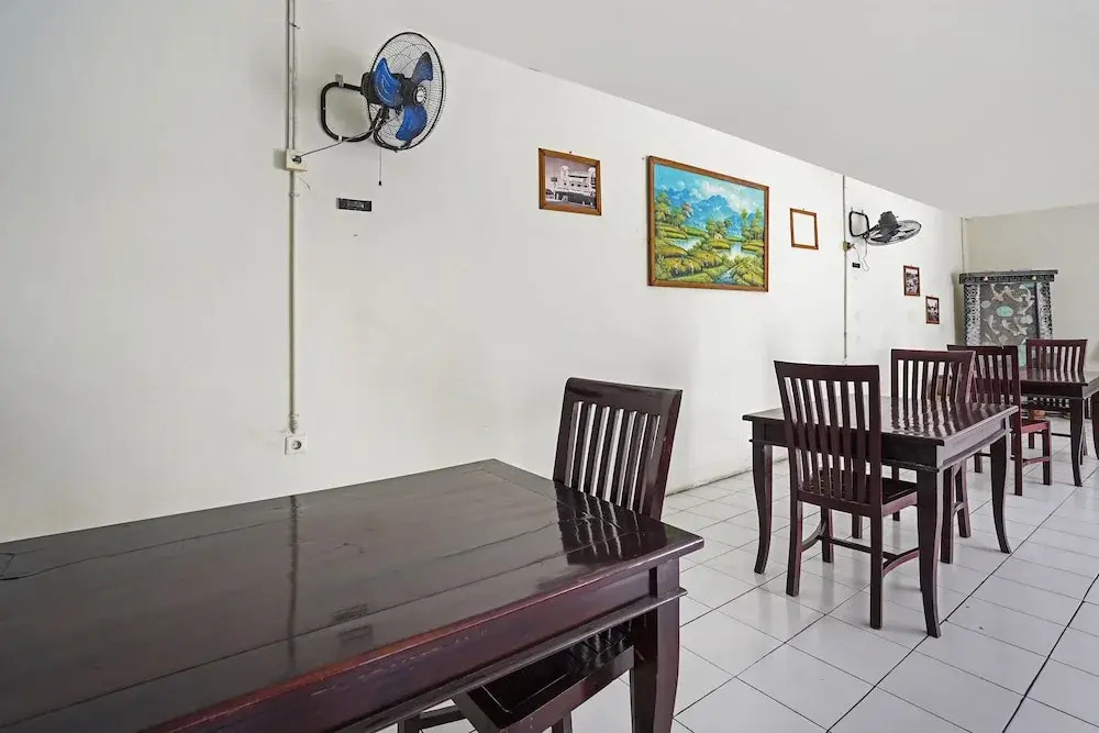 RedDoorz near Pantai Ria Kenjeran
