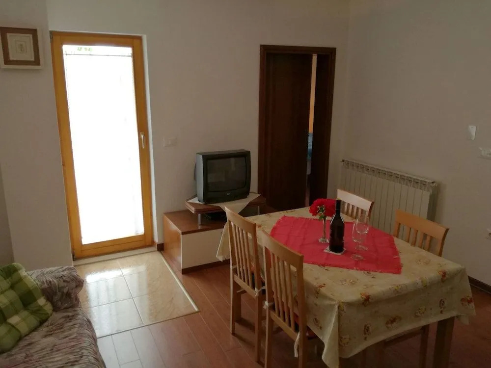 Apartments Cerin