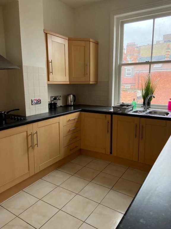 Central Location - 2 Bedroom Apartment