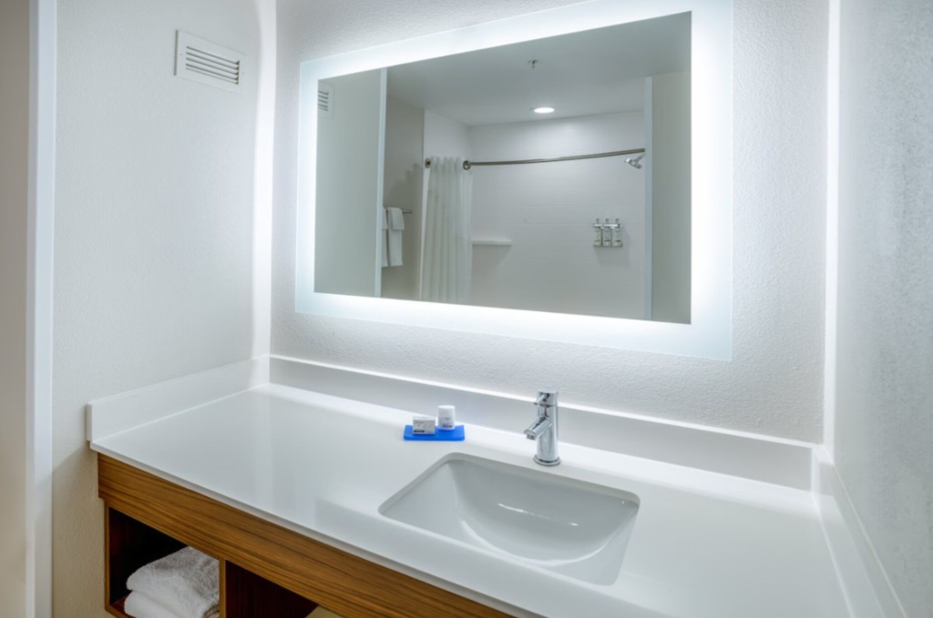 Holiday Inn Express Hotel & Suites Salisbury - Delmar by IHG