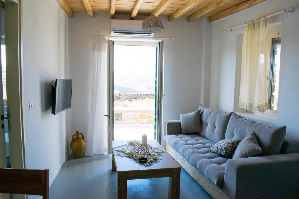 Traditional suites in Chora Kythnos #4