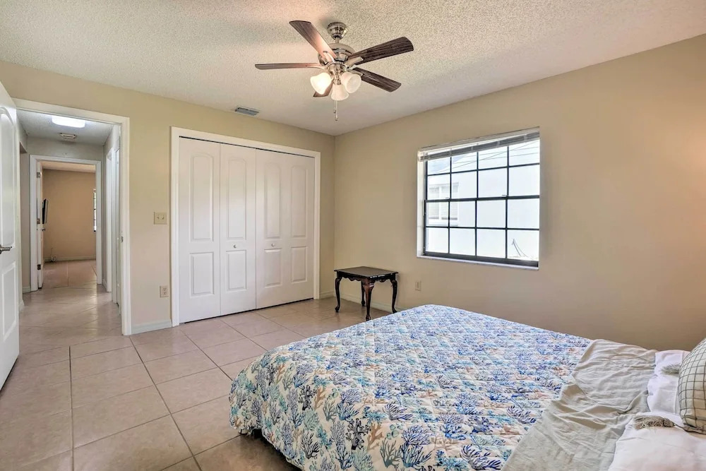 3 Mi to Philippe Park & Pier: Stunning Retreat
