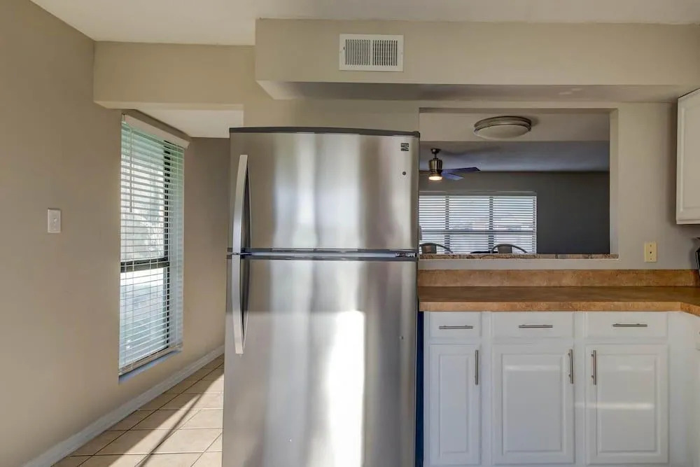 Peaceful condo in Gulf Shores with outdoor pool