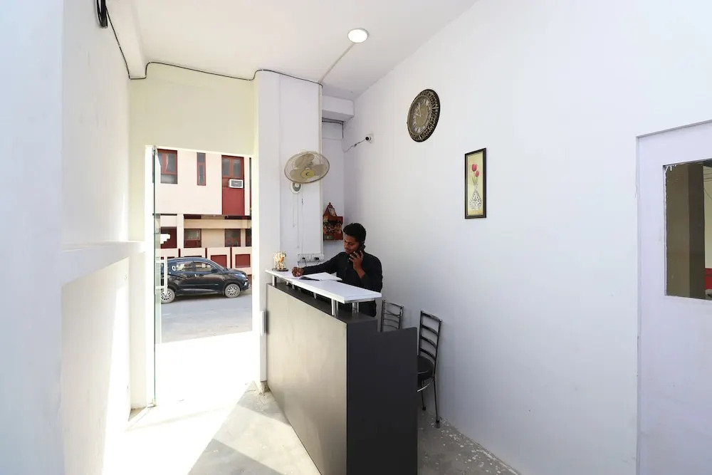 OYO 28356 Krishna Inn