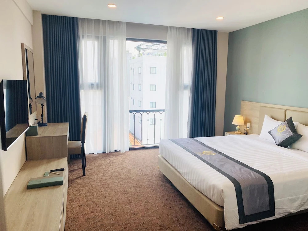 Hera Luxury Hotel