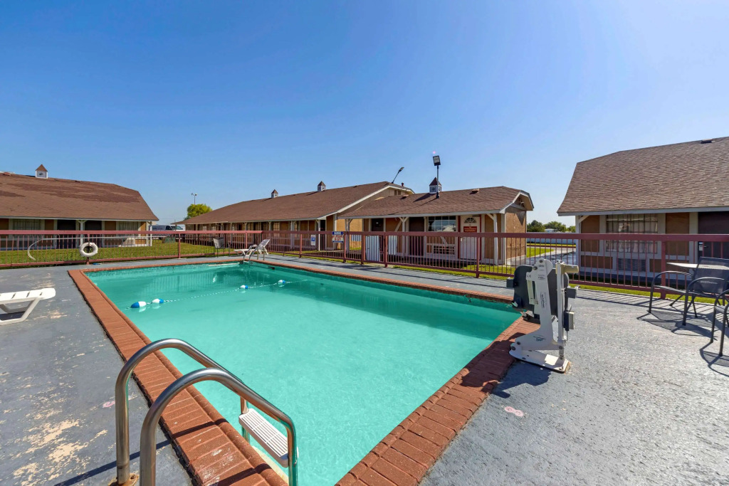 Econo Lodge Pryor