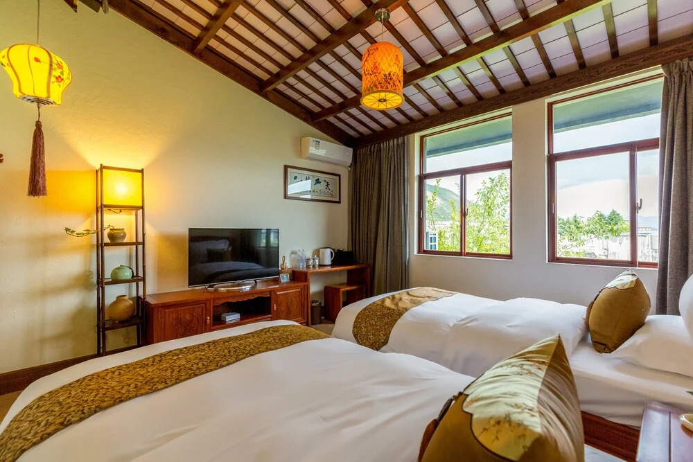 Zuixi Pavilion Travelling With Hotel