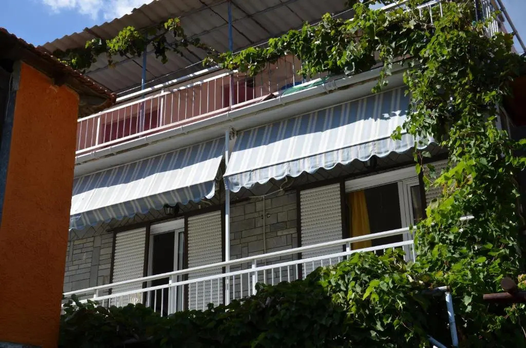 Chrisi Akti Hotel