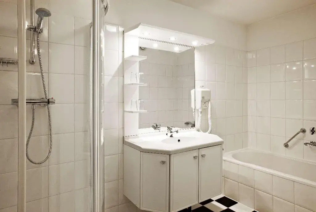 LOGIS HOTELS - Hôtel et Restaurant LOcéana