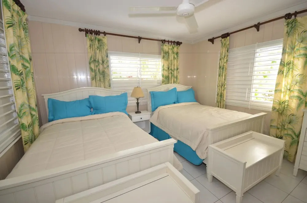 Idleawile Villa, 5BR by Jamaican Treasures