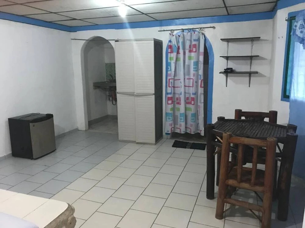 Apartment 5 With Aircon,1 Bathroom and 1 Bedroom