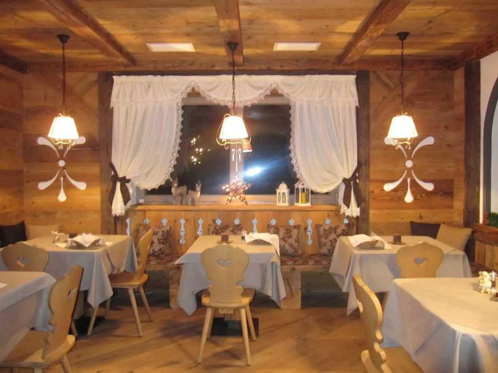 Hotel Azola
