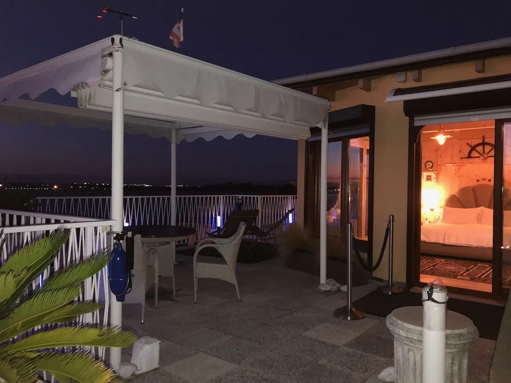 Oasis Golden Lagoon Chalet