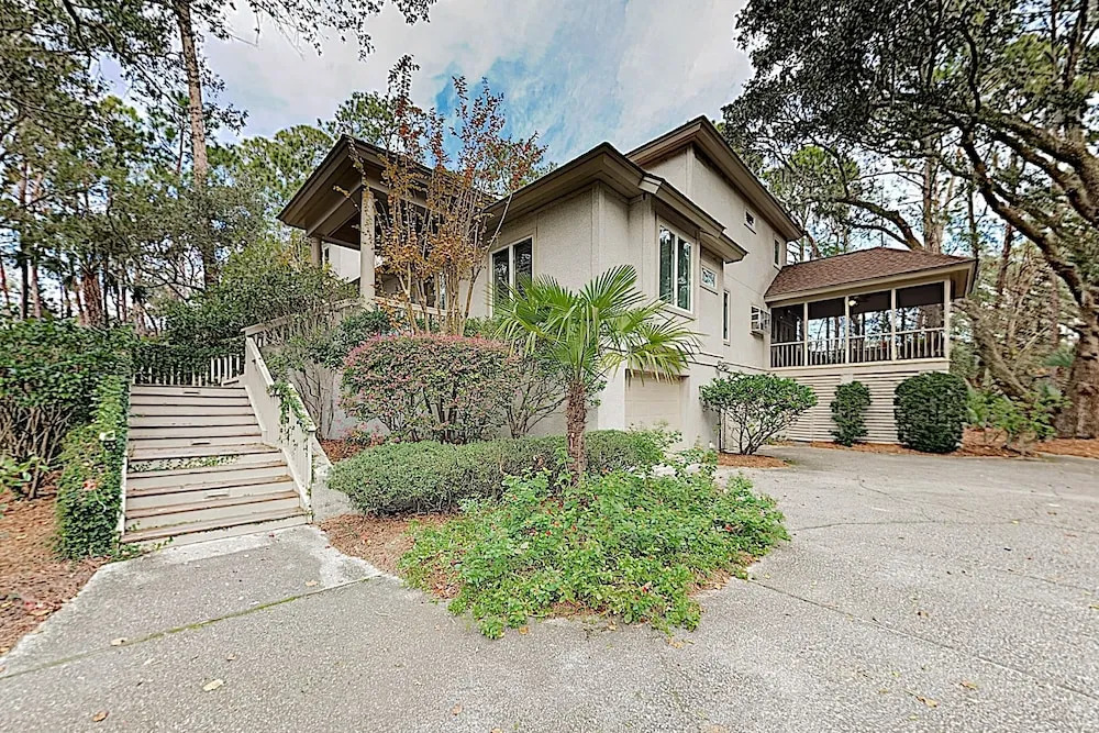 Serene Estate by the Marsh - Bike To Beach! Home