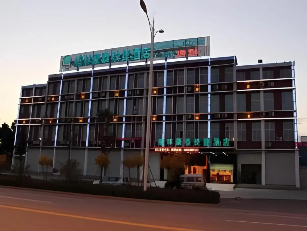 GreenTree Inn ZhenJiang Jurong New Bus Station Express Hotel