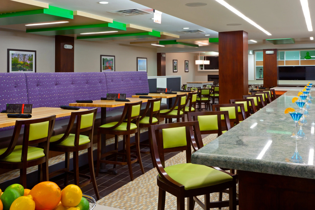 Holiday Inn Clark - Newark by IHG