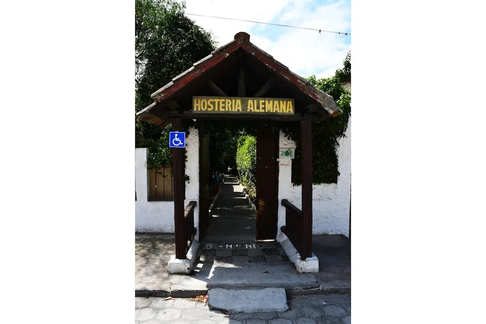Villa Andina Mitad del Mundo