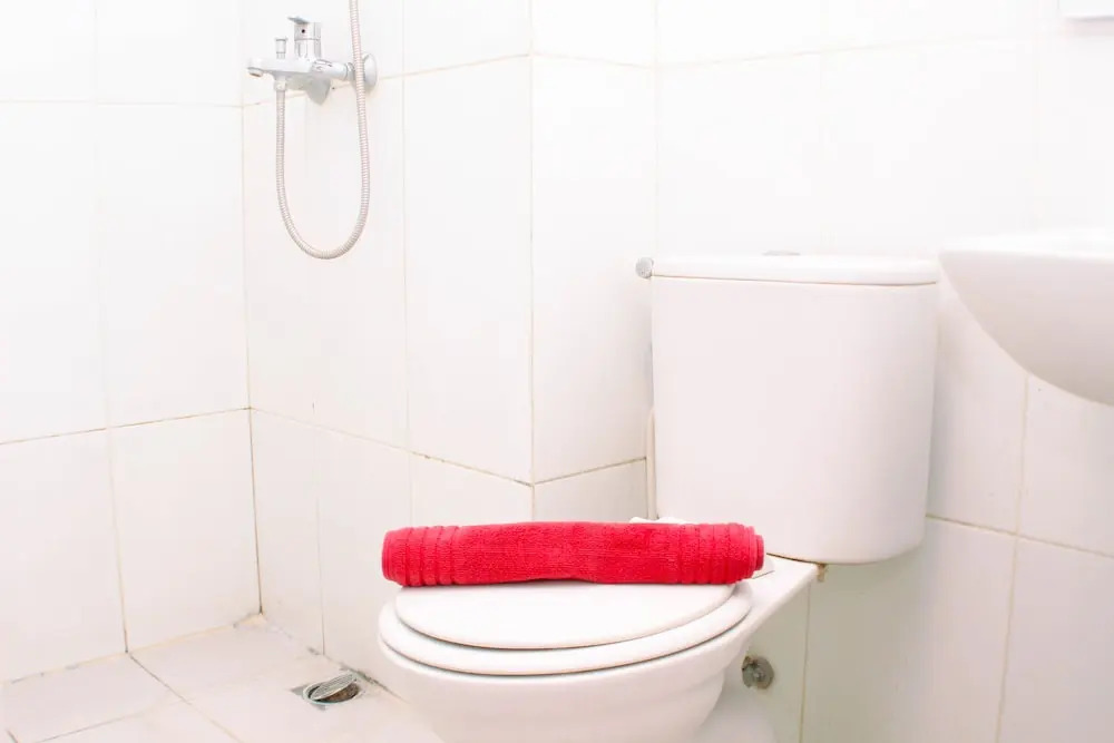 Best Deal And Comfy Studio Tamansari Mahogany Apartment