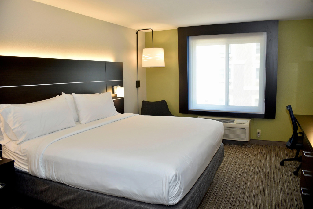 Holiday Inn Express® Windsor Sonoma Wine Country by IHG