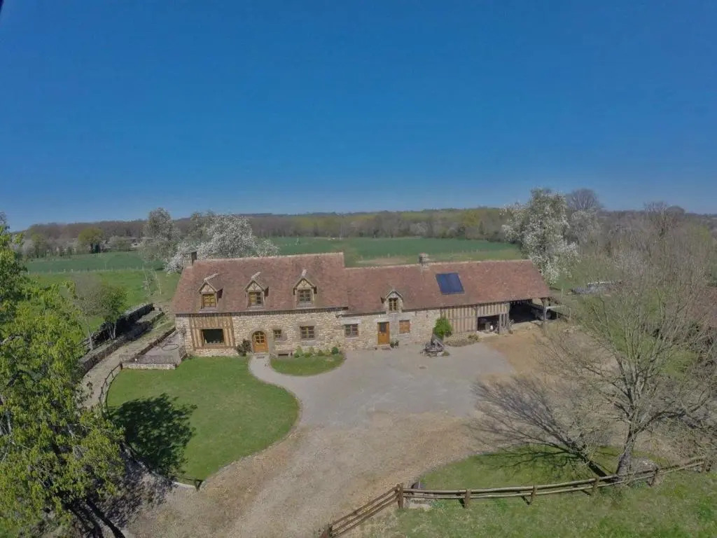 Maison authentique près dun étang avec animaux acceptés, linge et ménage inclus - FR-1-497-142