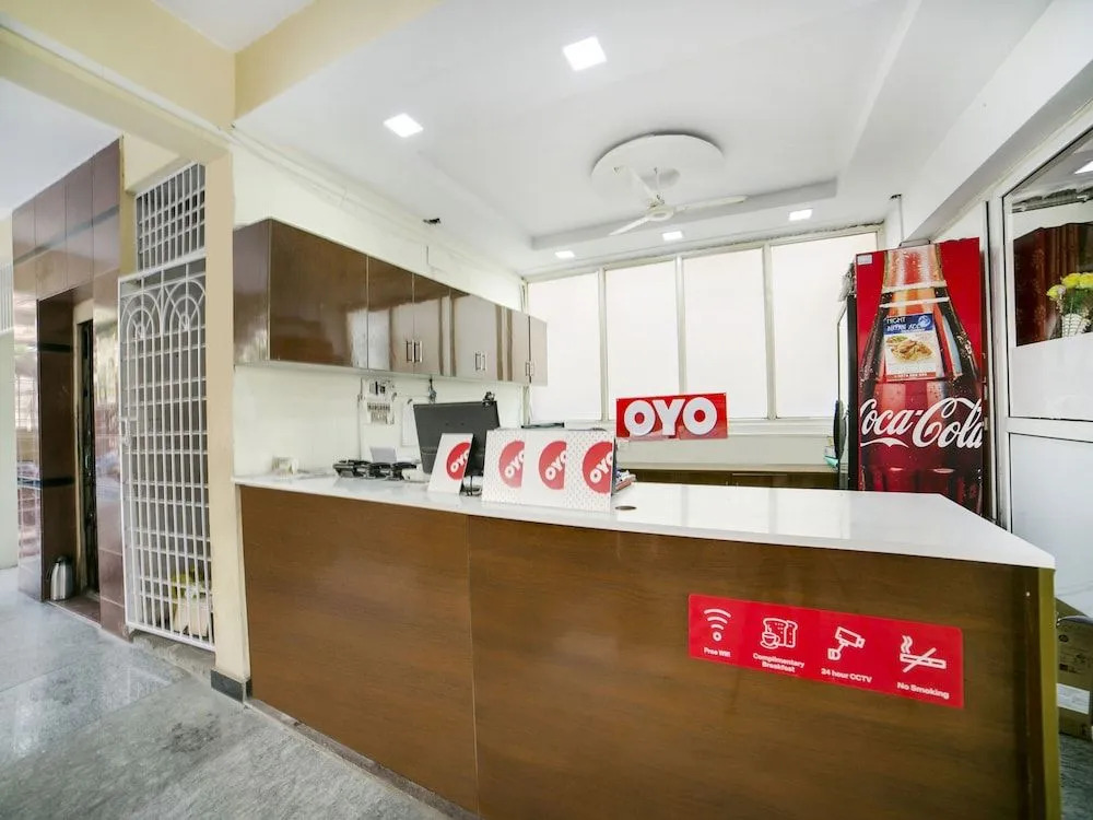 OYO 14178 Hotel Sea City
