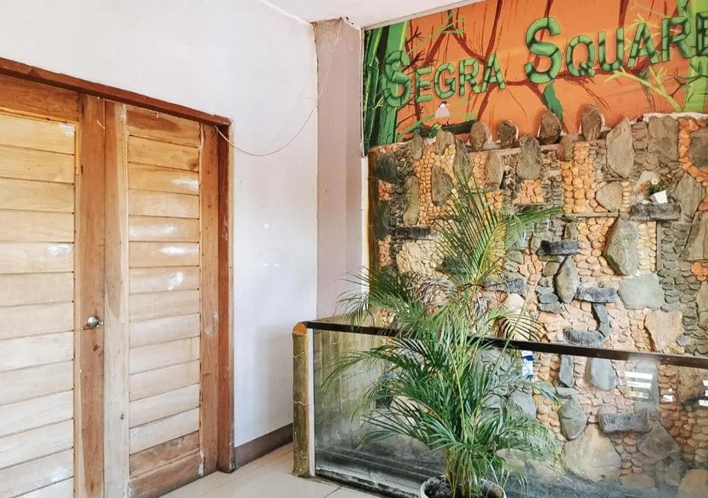 RedDoorz Segra Square Pension House