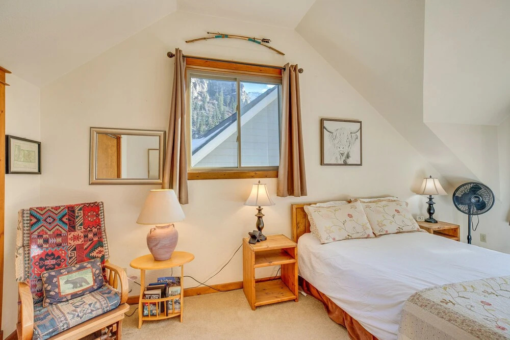 Spacious Ouray Townhome - Walk to Hot Springs!