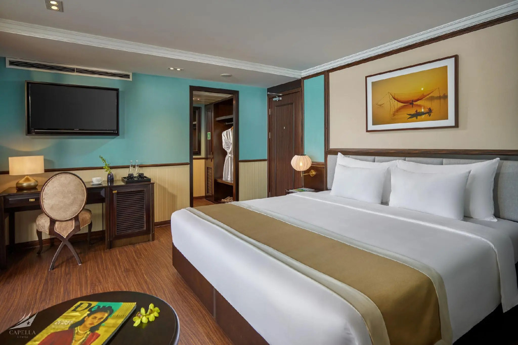 Halong CAPELLACRUISE - Member of Lyra cruise collection