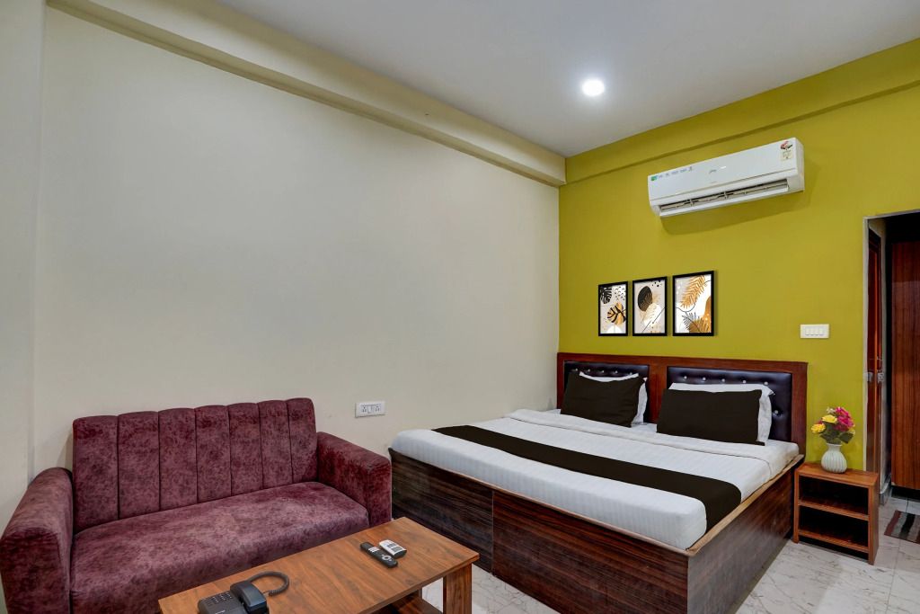 Super Hotel O Samne Ghat