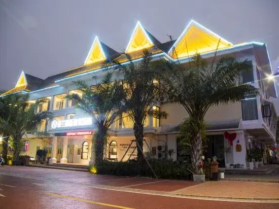 Hotels in Arantis