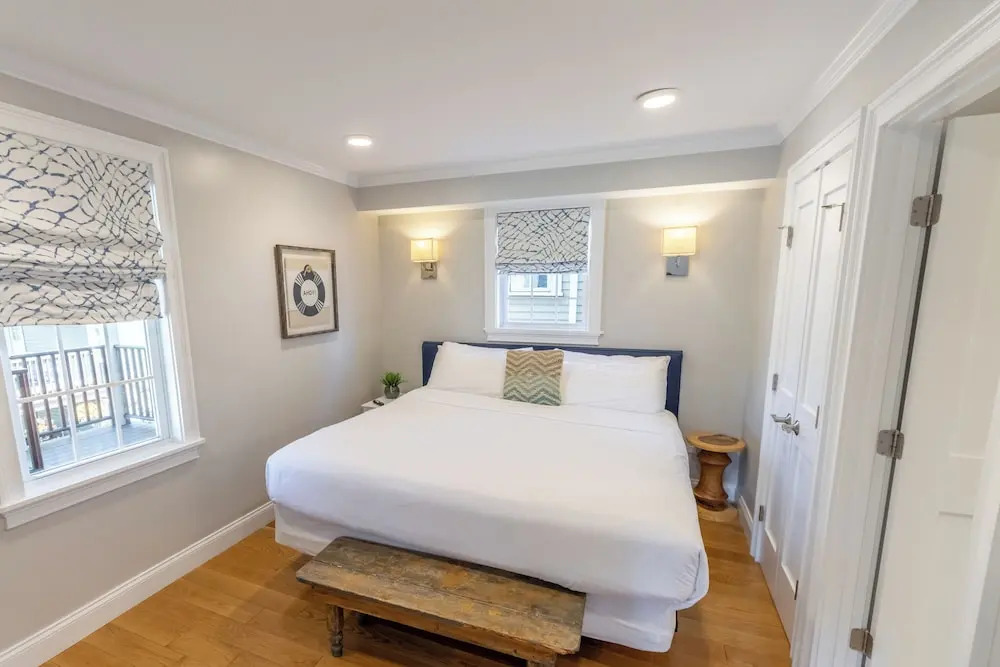 The Newport Lofts - 617 Thames Street