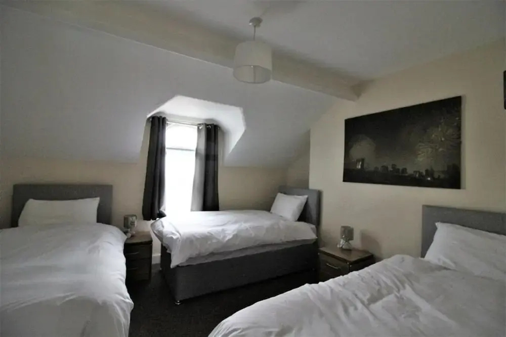 96 TENNENT St Guest House NEW