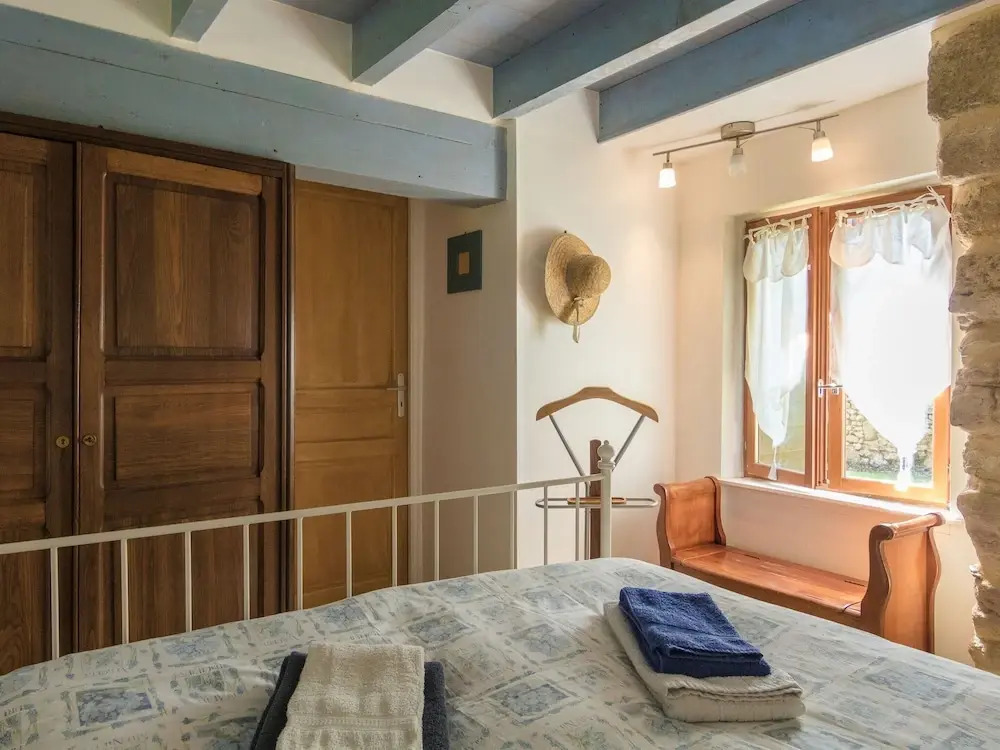 Farmhouse with private pool, large garden and playground