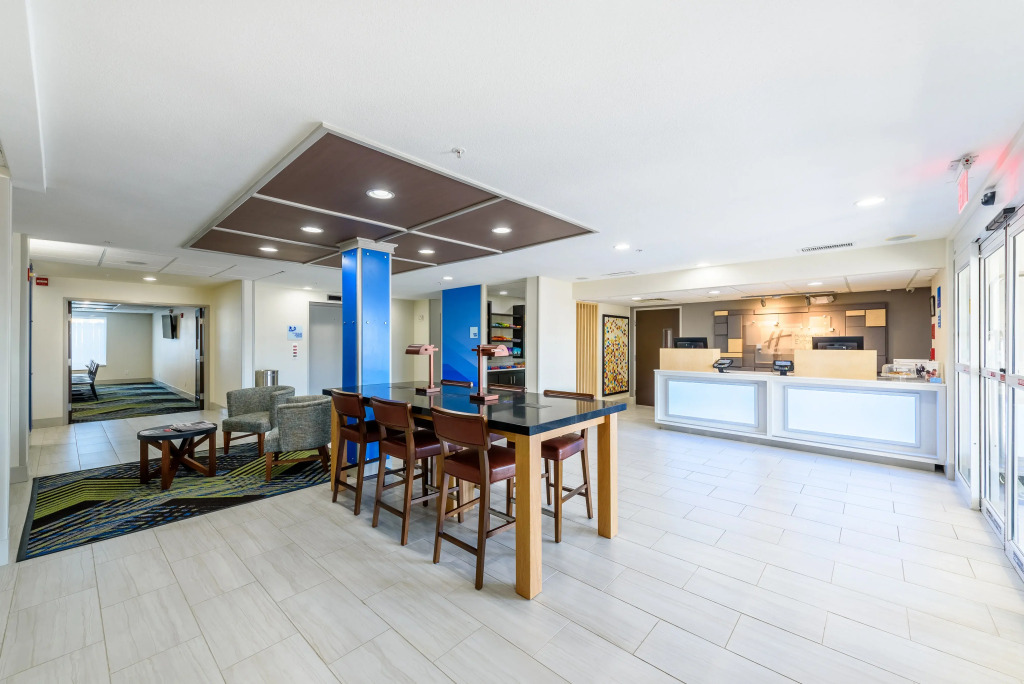 Holiday Inn Express Hotel and Suites Bastrop by IHG