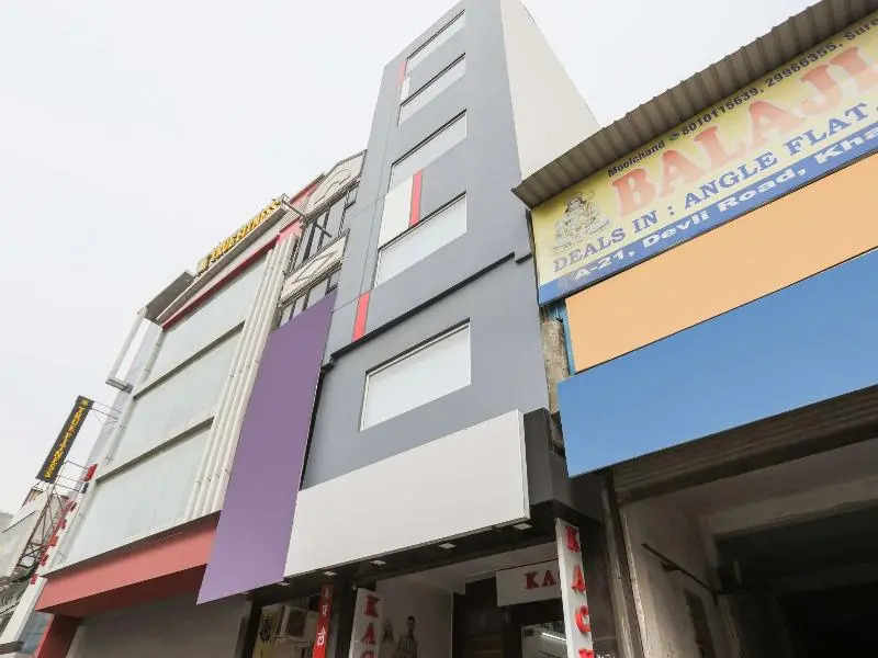 OYO 79600 The Premium Villa
