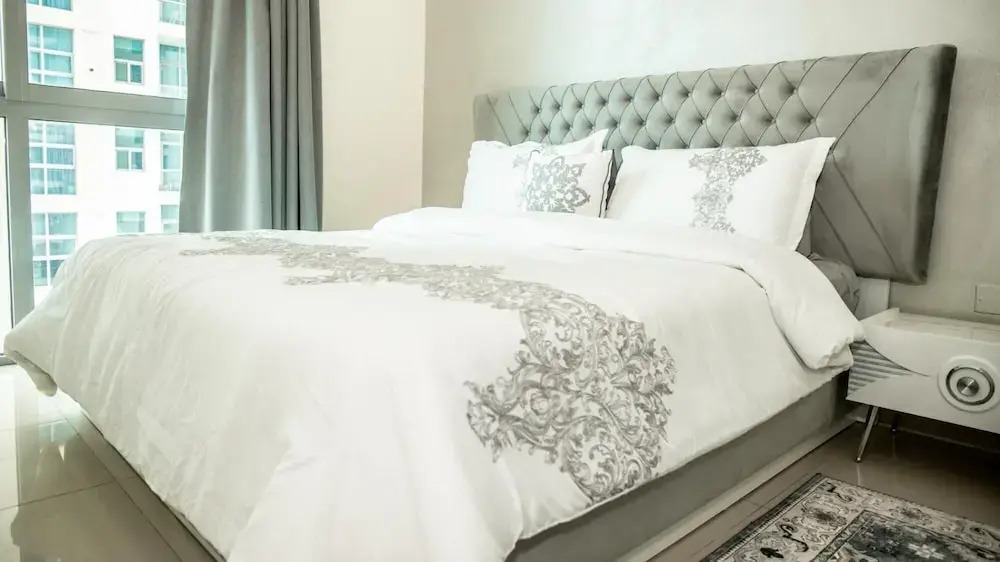 Spacious Apartment in Marina Dubai