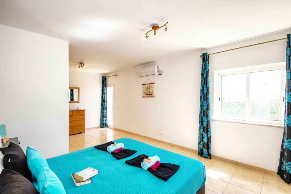 Villa Saint Martin - Refúgio familiar com piscina aquecível e BBQ em Albufeira