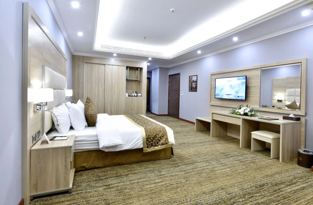 Iridium 70 Hotel
