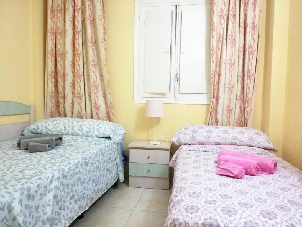 Apartment with 3 bedrooms in Malaga with balcony and WiFi