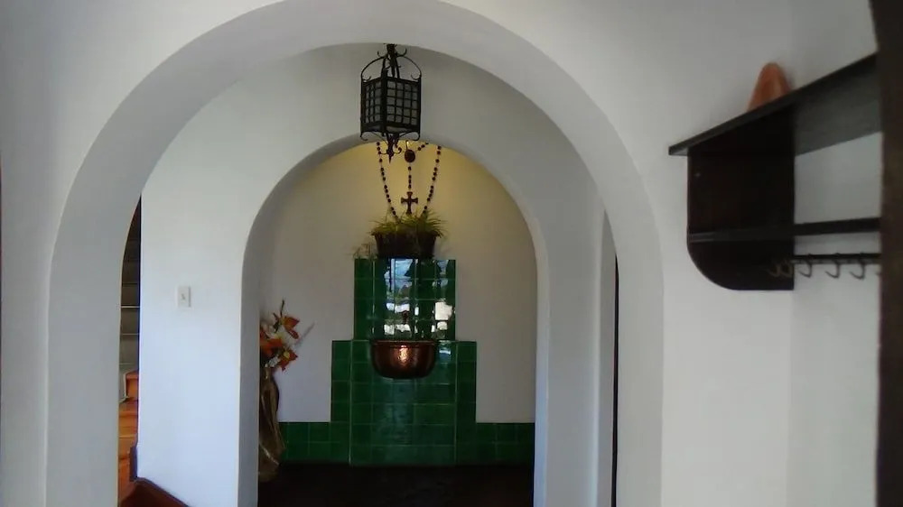 "HOTEL BOUTIQUE LA MAISON DE LA BOLIVIE" Casa de Huéspedes