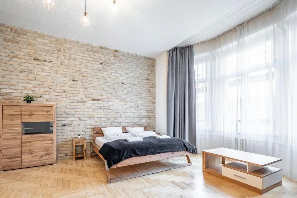 Central Luxury Apartment with AC