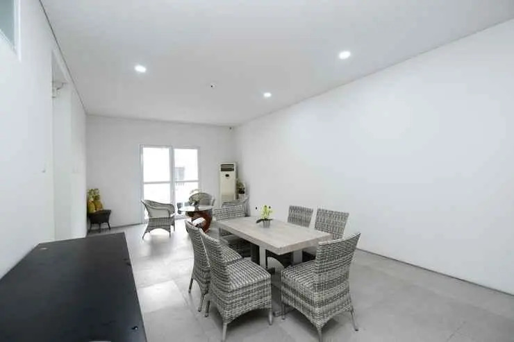 Jebres House